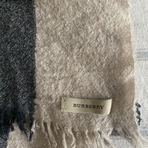 Burberry womens scarf